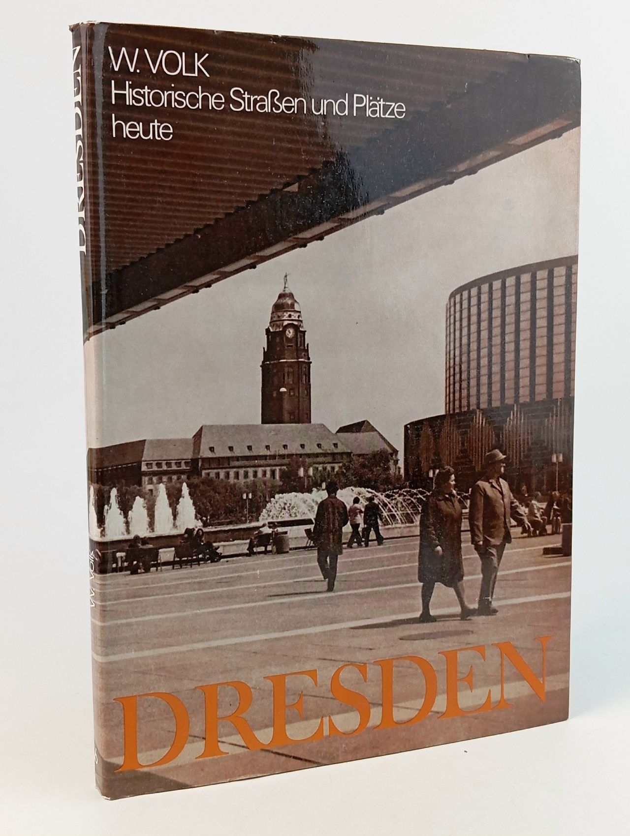 Обложка: Книга по архитектуре Waltraud Volk. Dresden