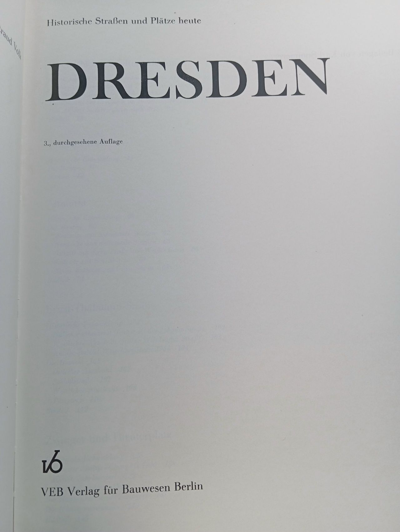 Книга по архитектуре Waltraud Volk. Dresden
