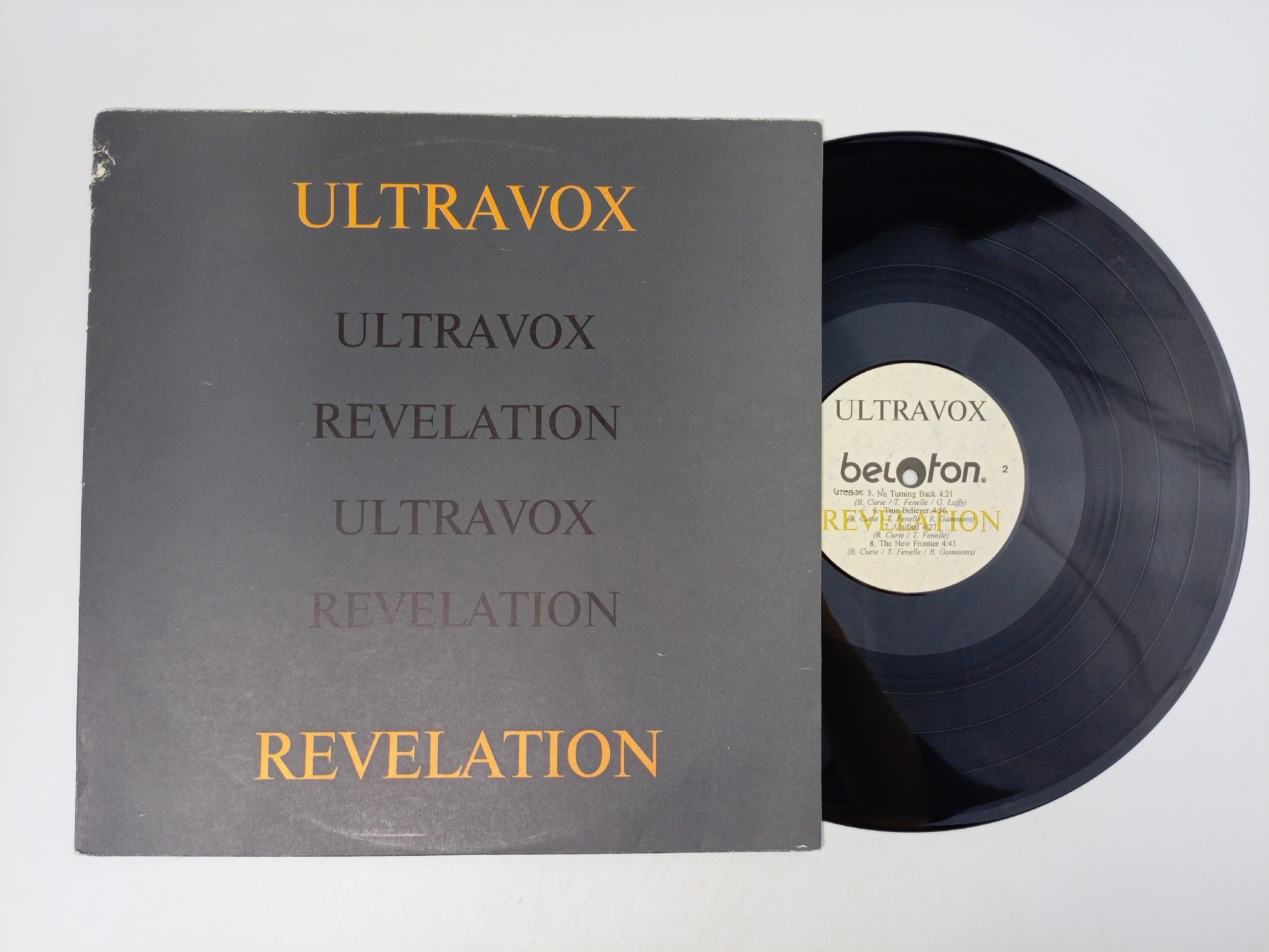 Обложка: Виниловая пластинка Ultravox - Revelation