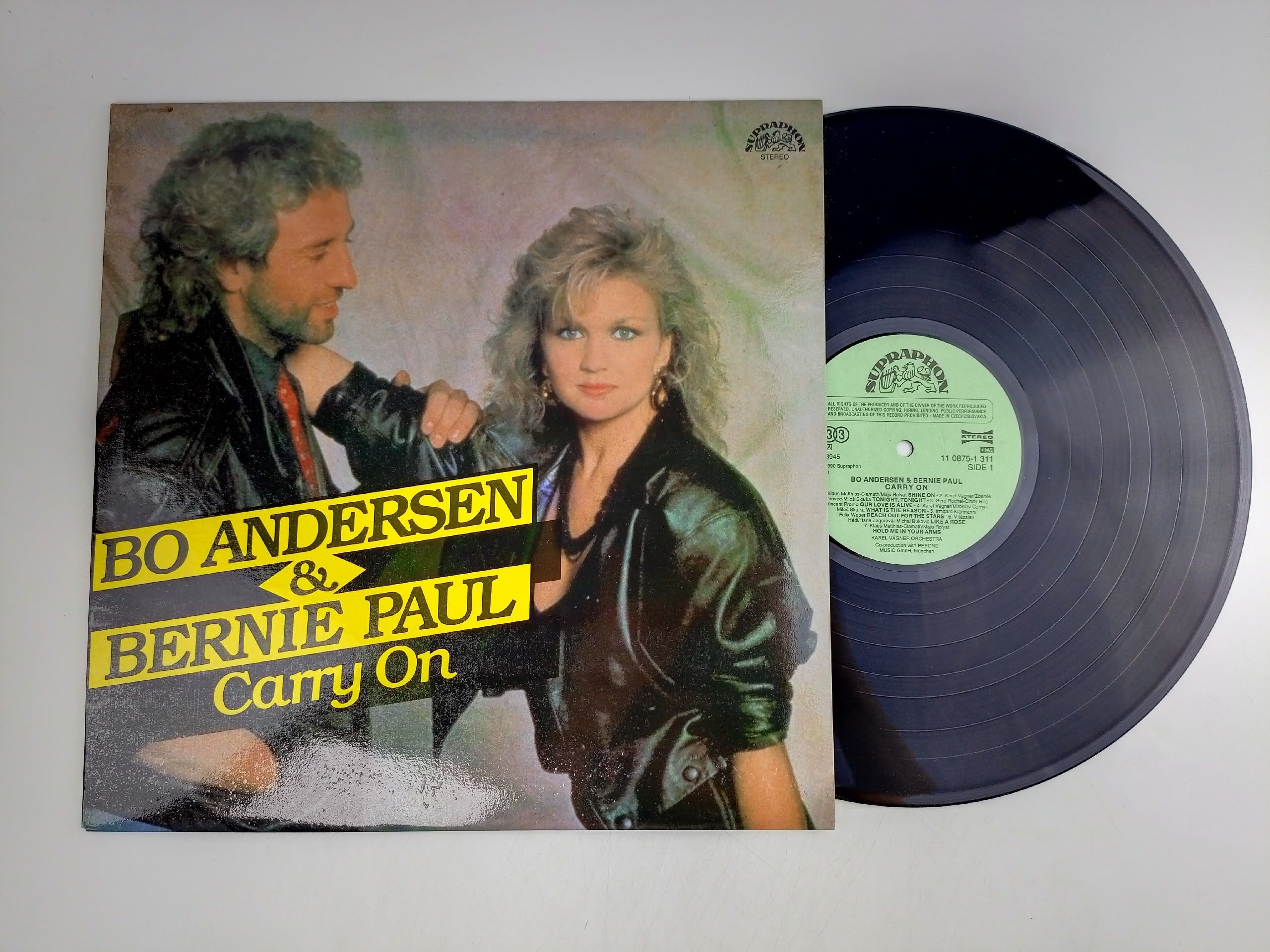 Обложка: Bo Andersen & Bernie Paul - Carry On, Виниловая пластинка