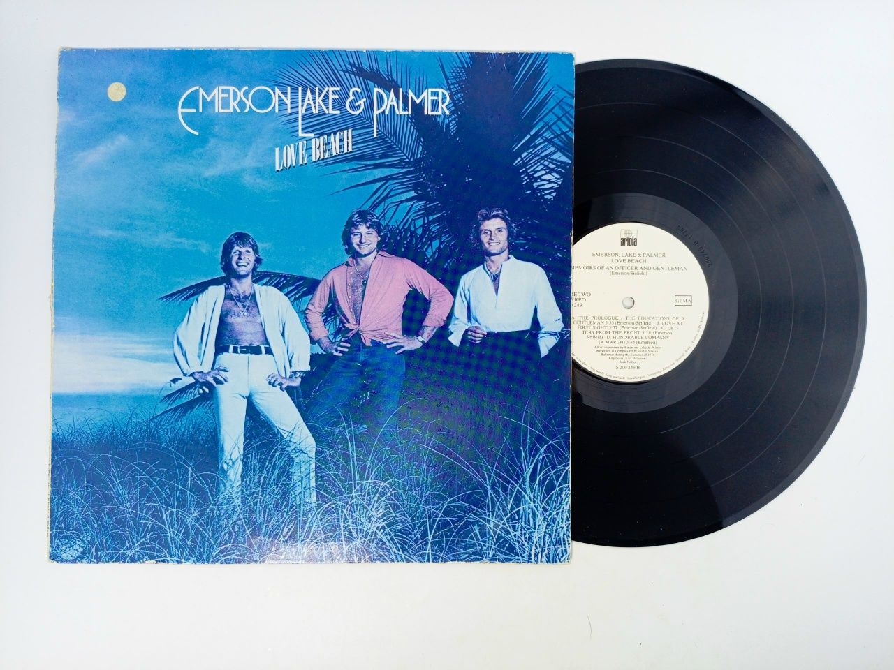 Обложка: Emerson, Lake & Palmer - Love Beach. Виниловая пластинка