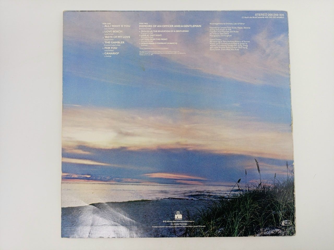 Emerson, Lake & Palmer - Love Beach. Виниловая пластинка