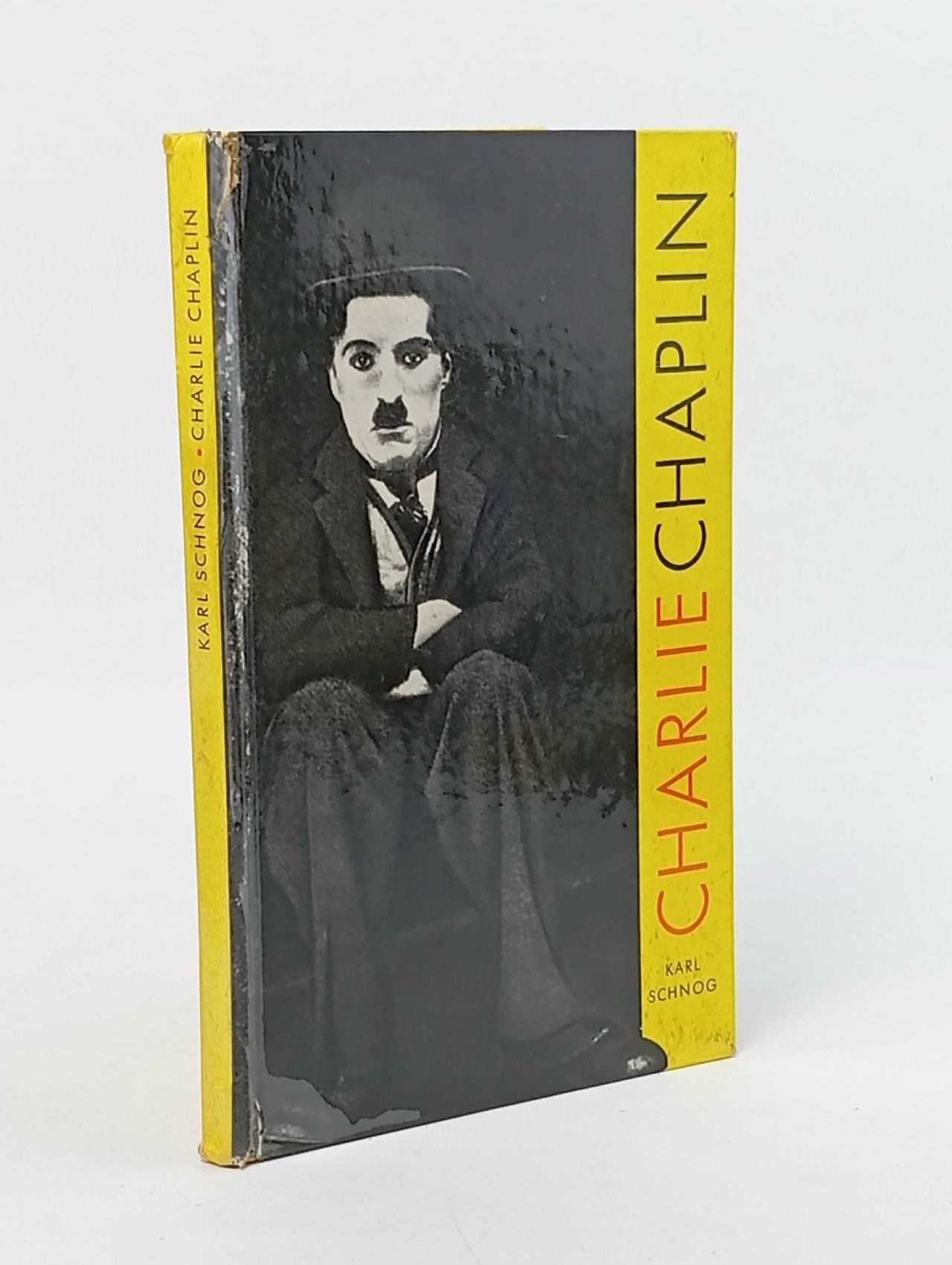 Обложка: Charlie Chaplin. Filmgenie und Menschenfreund / Чарли Чаплин. Гений кино и гуманист Schnog Karl