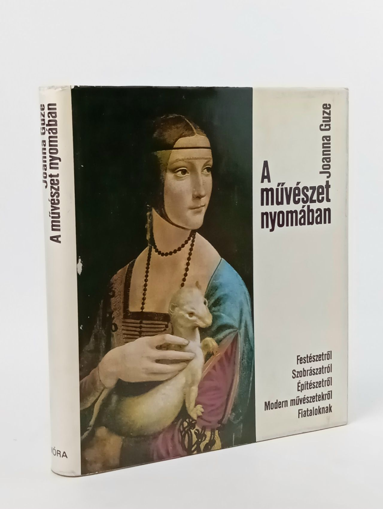 Обложка: A muveszet nyomaban/ По стопам искусства( на венгерском яз.) Guze Joanna