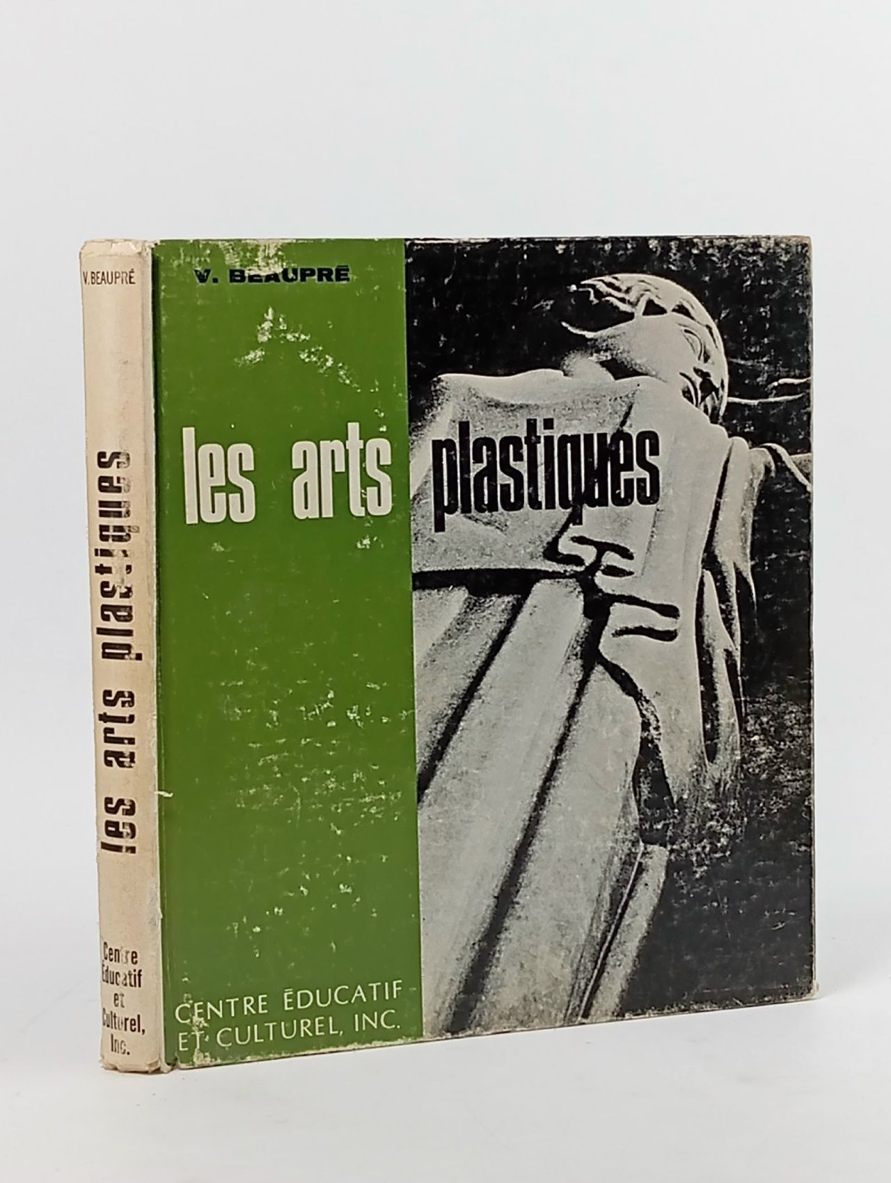 Обложка: Les arts plastiques