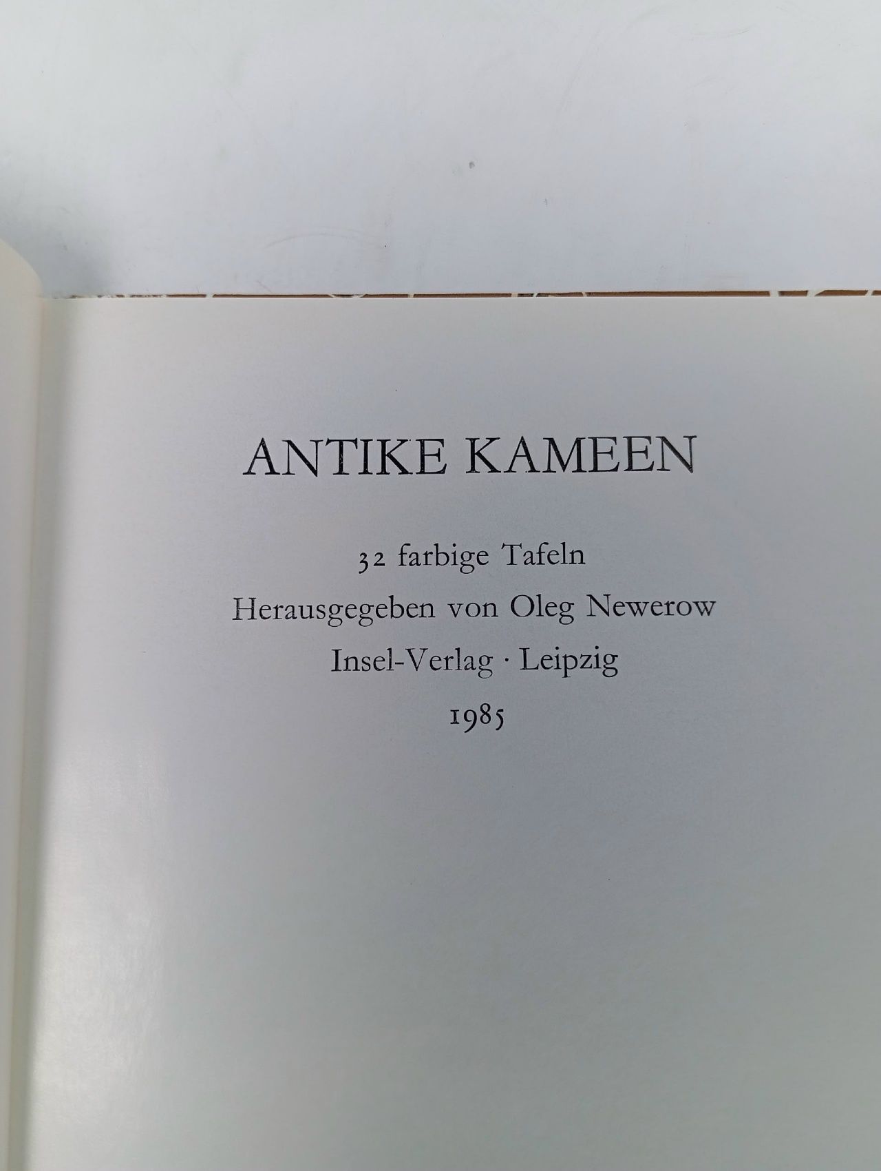 Antike Kameen: 32 farbige Tafeln