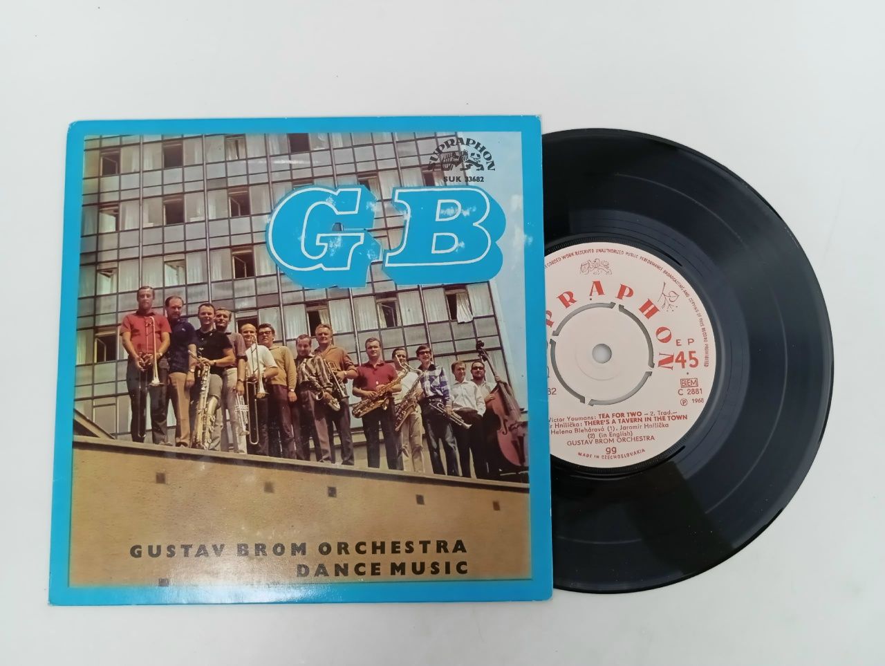 Обложка: Винтажная виниловая пластинка. Густав Бром И Его Оркестр Gustav Brom Orchestra
